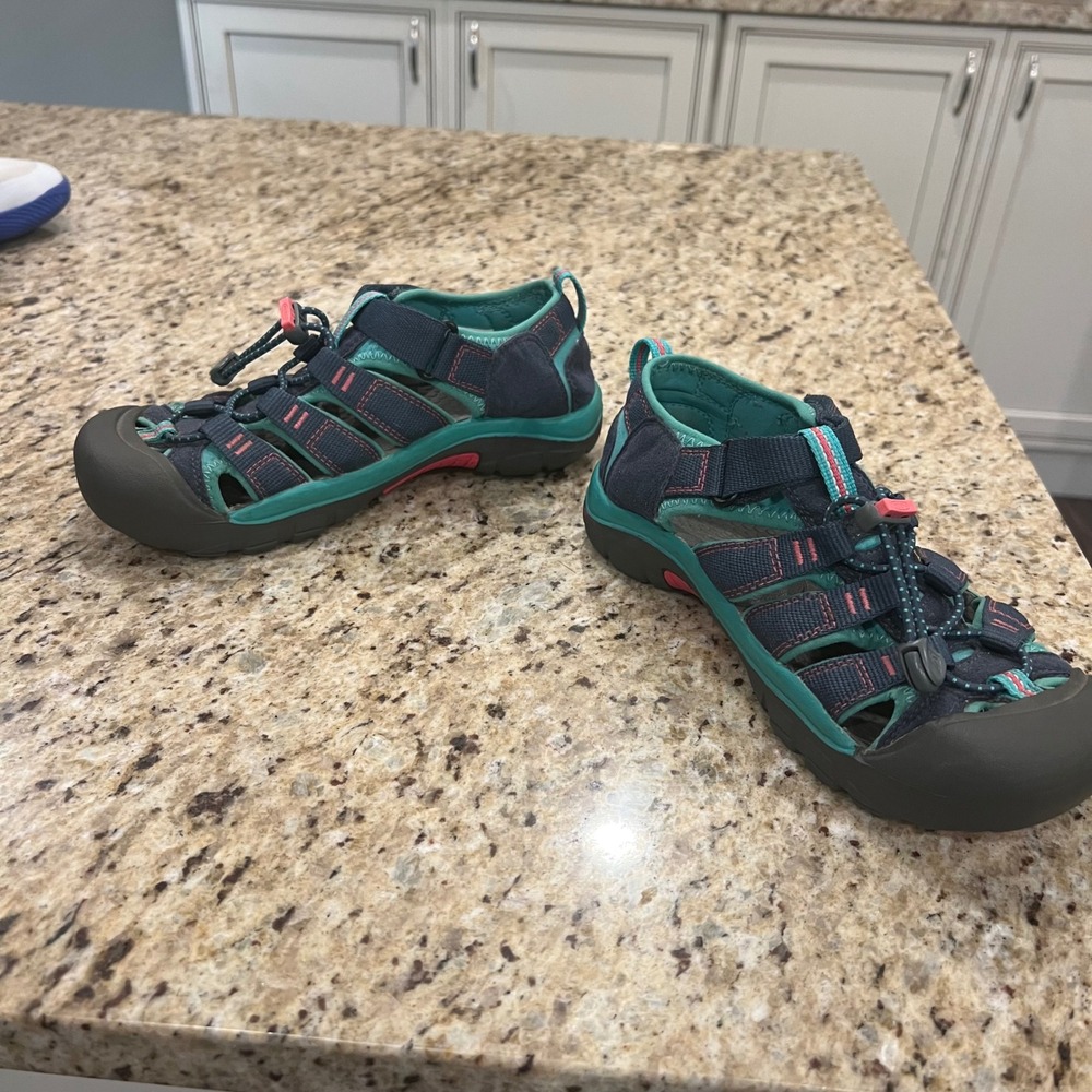 Keen Newport H2 Waterproof Hiking Sandals Blue Teal Pink‎ Youth 4 Womens 6